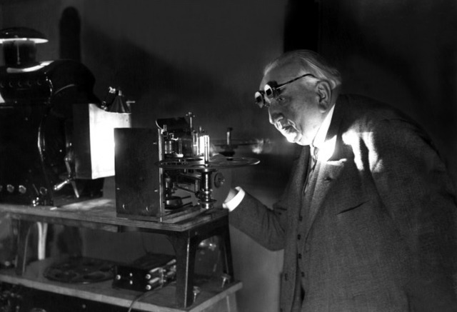 1895 – CINEMATÓGRAFO - CINE