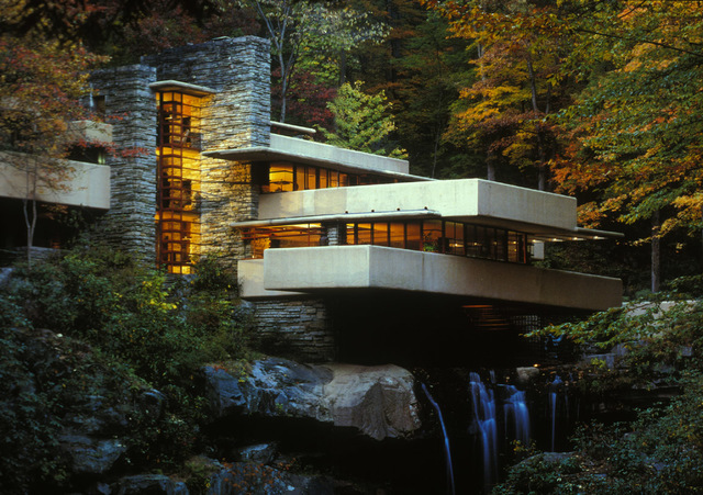 Frank Lloyd Wright - Kaufmann House (1937)