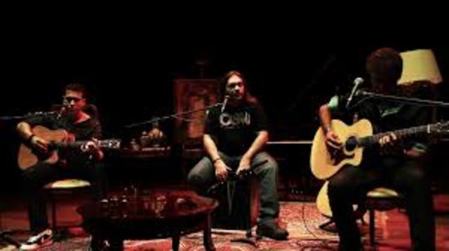 En el período 72-73 se produjo un sub-movimiento, que logró allanar el camino de la masividad: el rock acústico.