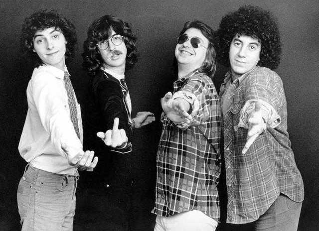 Charly se reunió con Serú Giran, llenando 2 river y dejó el álbum doble, grabado en directo: Serú ´92