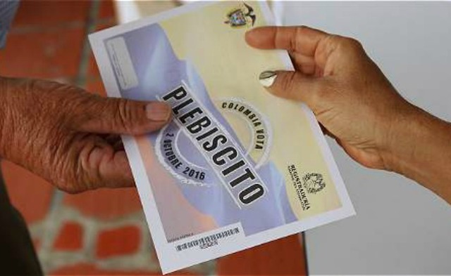 Mujeres votan por 1ra. vez