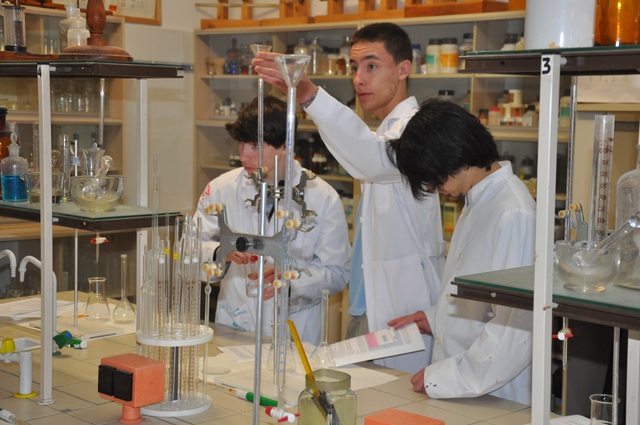 Creación y uso de laboratorios y talleres en la enseñanza (Década de los 50’)