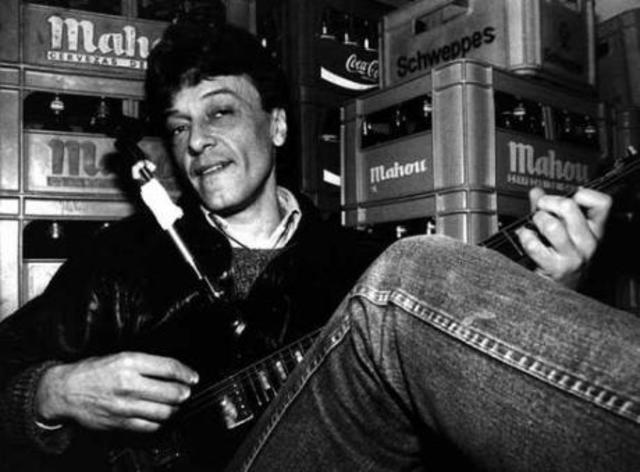 1981: Muchos músicos como Litro Nebbia, Miguel Cantilo, Piero, Morís regresaron al país para júbilo de sus fans