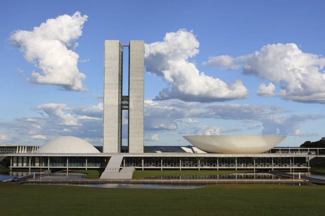 Oscar Niemeyer - Congreso Nacional de Brasilia (1960)