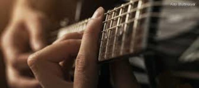 1972 y 1973 se produjo un submovimiento y aparece el rock acústico