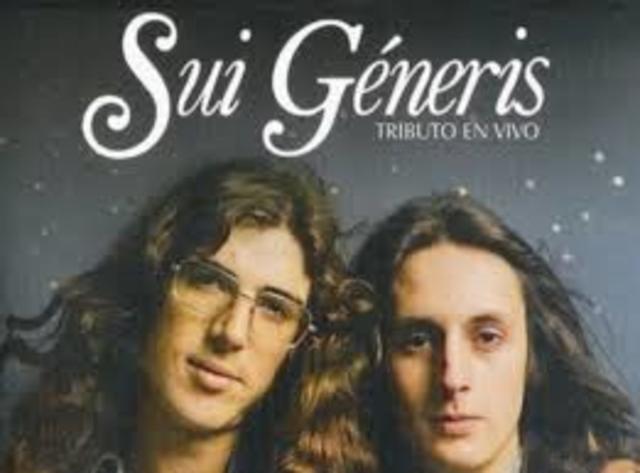 Sui Géneris era el numero indiscutido del Rock argentino y su separación ocacionó una gran  multitud en el estadio Luna Park