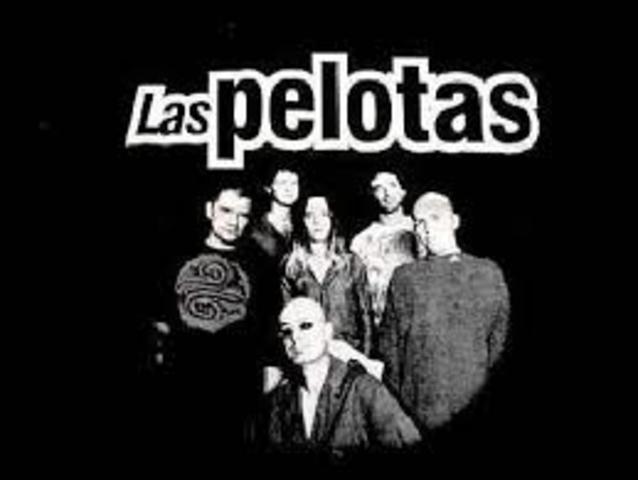 Sumo se dividió en dos grupo: Divididos y Las Pelotas. Soda provoco crisis en varios pises latinoamericanos