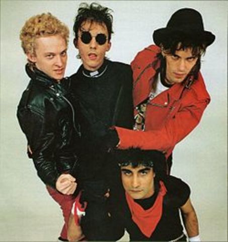 Los Primeros Grupos Argentinos