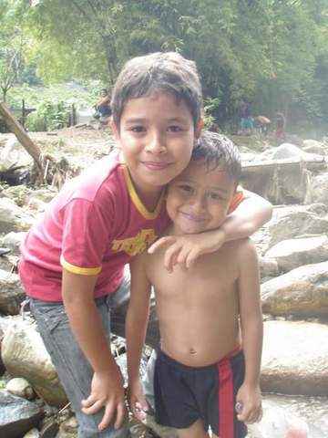 mis hermanos