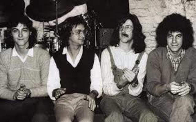 Fito Paez Se Reúnieron Co Seru Giran, LLenado Dos River