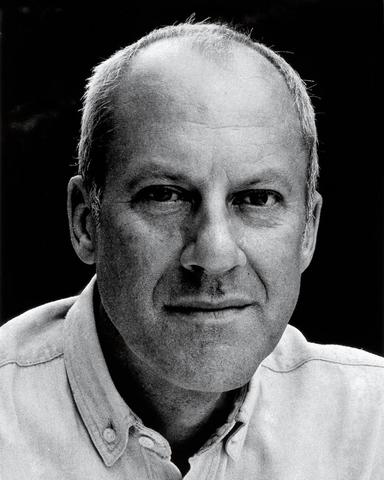 Norman Foster, nacimiento