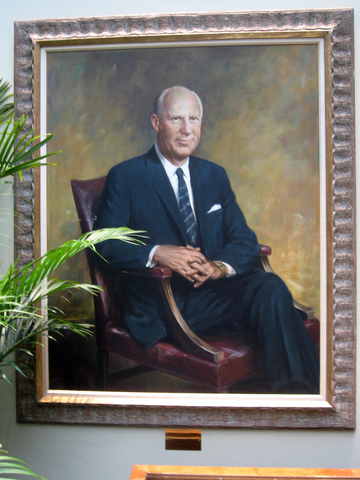 Richard Prentice Ettinger creates loose-leaf publishing/paper.