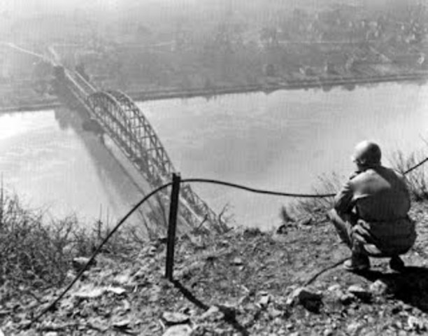 Los estadounidenses cruzan el río Rin