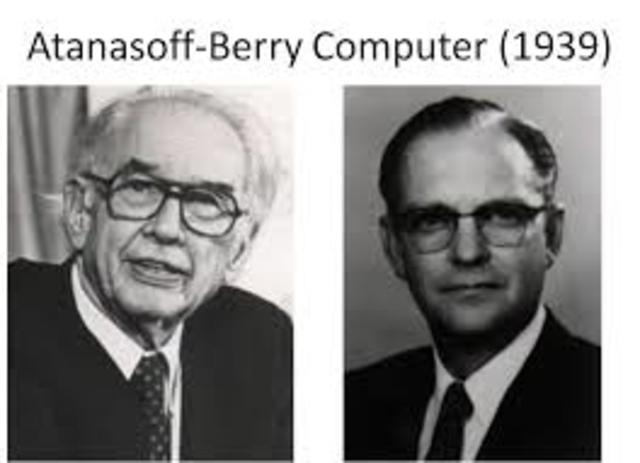 John Atanasoff y Clifford Berry (1939)