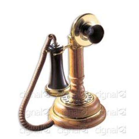 1940 - PRIMER PROTOTIPO DE TELEFONO