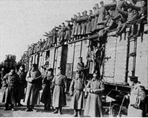 Entra en guerra Bulgaria del lado alemán.