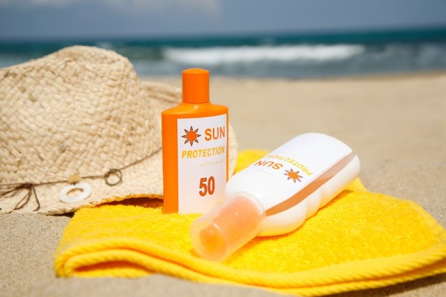 use sun screening when doing outdoor activity