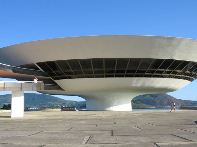 Museo de Arte Contempor{aneo de Niterói