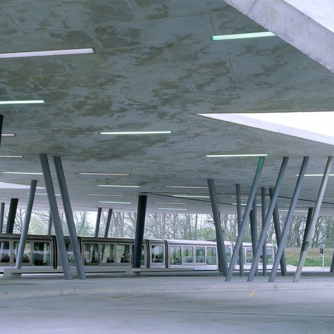 Hoenheim-North Terminus & Parqueo