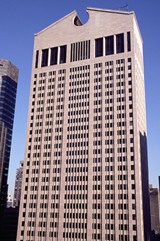 Philip Johnson, At&T (Torre Sony)