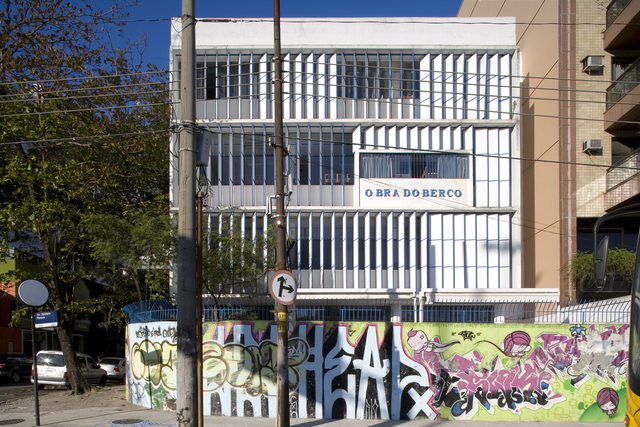 Oscar Niemeyer, O Bra Do Breco