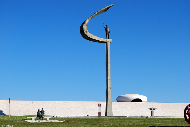 Oscar Niemeyer, Memorial JK