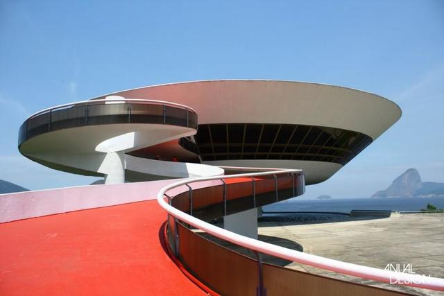 Oscar Niemeyer, Museo de Arte Contemporáneo de Niterói