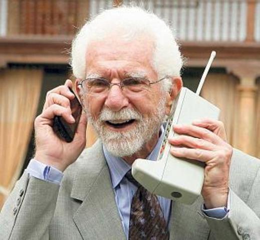 Primer Teléfono Celular