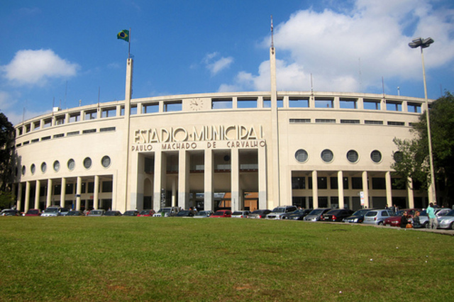 Lúcio Costa, Estadio Pacaembú