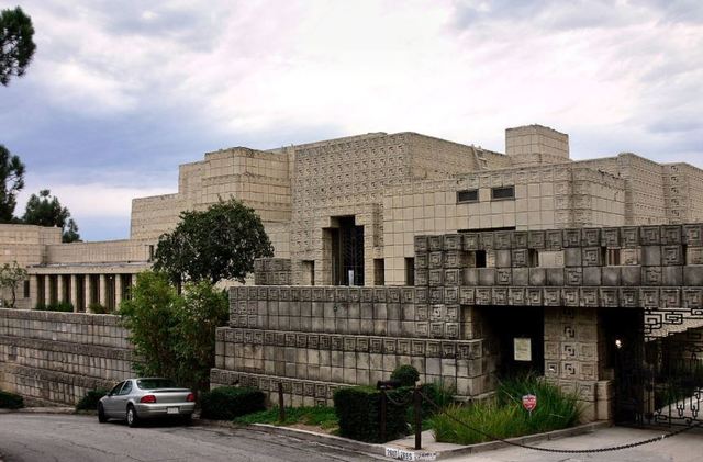 Ennis House