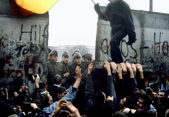 La historica caída del Muro de Berlín.
