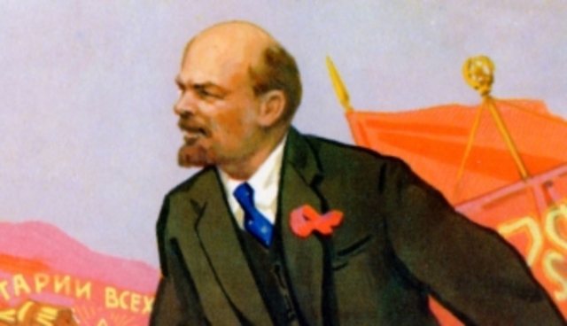 Lenin returns to Petrograd
