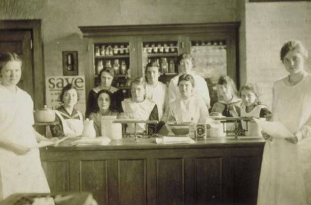 Catherine Beecher established the Hartford Female Seminary (1823)