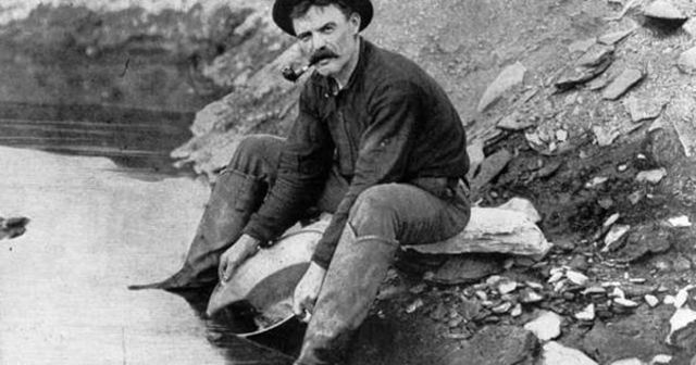 James Marshall Finds Gold