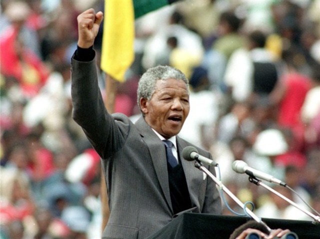 Nelson Mandela es elegido como presidente ( Acontecimiento Político)