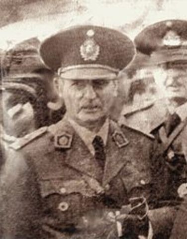 Estalla revolución encabezada por Arturo Rawson.