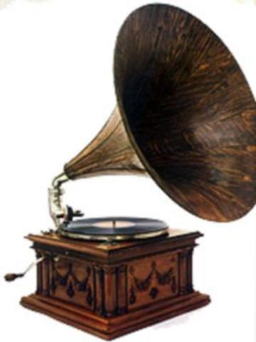 CONOCI POR PRIMERA VEZ EN UNA LA RADIOLA