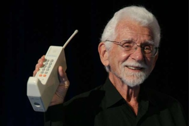 The First Mobile Phone and Mobile Phone Call