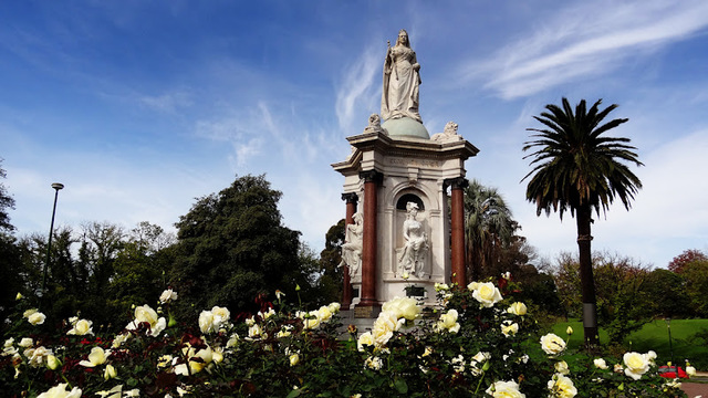Queen Victoria's memorial statue constructed