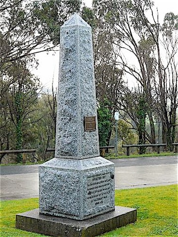 Victorian Rowing Association War Memorial erected