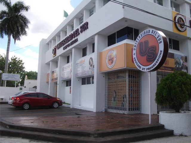 Primer universidad a distancia