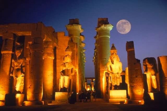 ANTIGÜEDAD: Egipto (TEMPLO DE LUXOR)