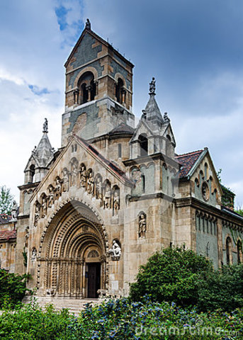 EDAD MEDIA: Románica (IGLESIA DE JAK)