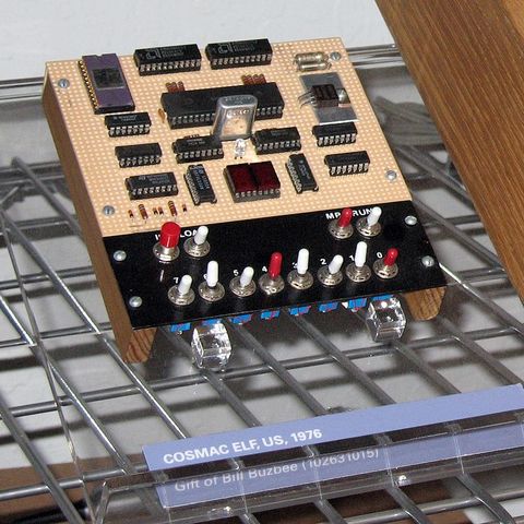 COSMAC Elf com Pixie Graphics Display