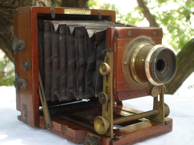 Primera Camara a Madera (XIX)