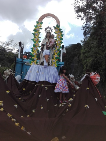Mi Gorda con la virgen