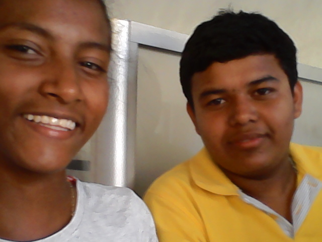 fui ala piscina con mis amigos