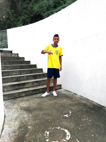 DENTRE A LA ESCUELA DE FUTBOL