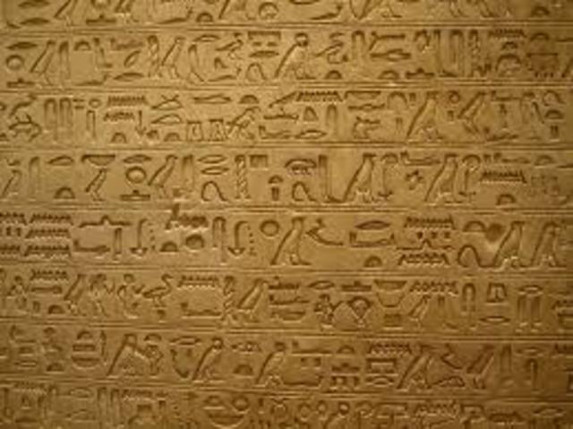 Escritura Jeroglífica,Pirámides y Tejidos
