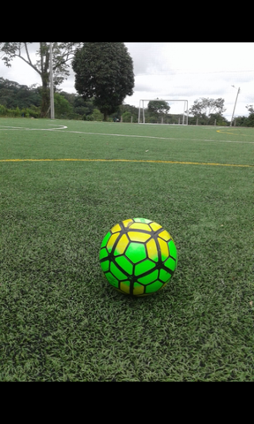 Empece  a jugar futbol